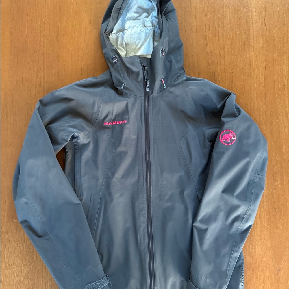 Mammut women’s  Gray Hooded rain Jacket